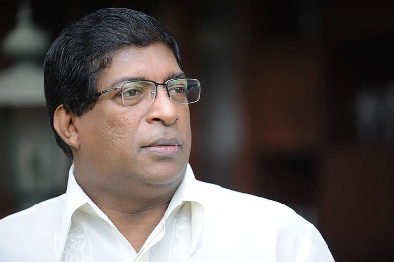ලොතරැයි මණ්ඩල බඳවාගැනීම් විමර්ශනය: රවී කරුණානායක අල්ලස් කොමිසමෙන් අත්අඩංගුවට