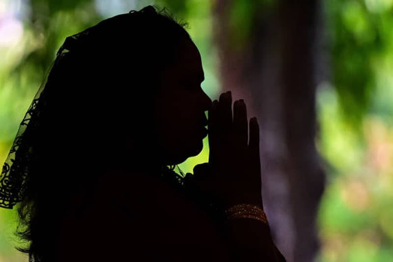කිතුනුවන් දැන් පල්ලියෙන් ඈත් වෙලාලු; මොකක්ද ඒකට හේතුව? | රීටා ජෙනට් පෙරේරා