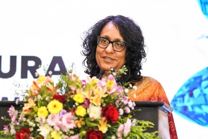 ලෝක මැණික් - ස්වර්ණාභරණ වෙළෙඳපොල අල්ලන සුදානමක් !