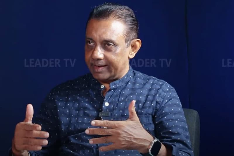 මට වුවමනා වුණේ 'සිංගල් මම්' තුළින් දේශපාලන කතාවක් කියන්න - මලික් තුසිත ගුණරත්න (වීඩියෝ)