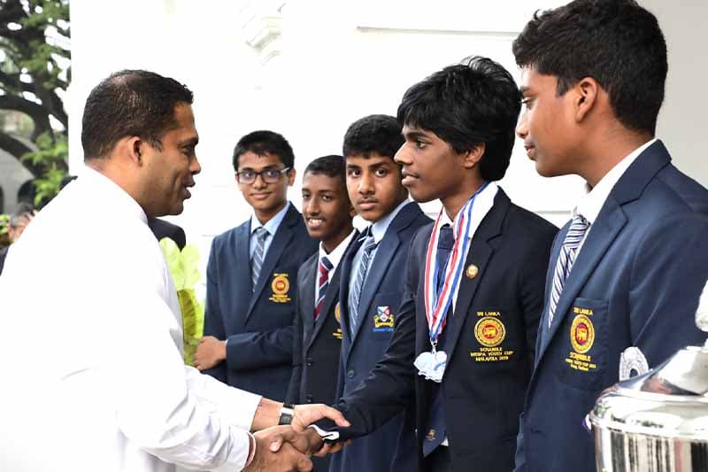 ලෝක ස්ක්‍රැබල් ශූරයින් හා ක්‍රීඩා ඇමති අතර හමුවක්
