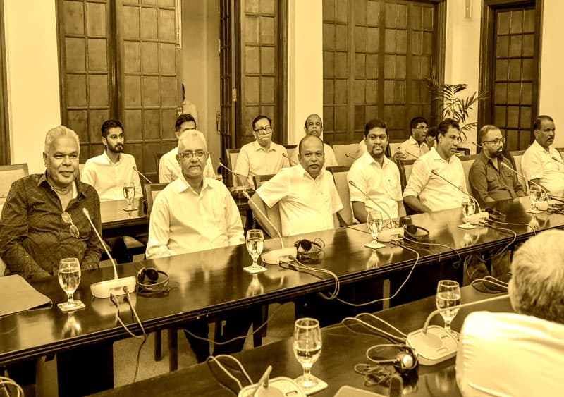 බත් දුන් පියවරු සහ හාල් සිටුවරු - (නීතිඥ චන්ද්‍රසිරි සෙනෙවිරත්න)