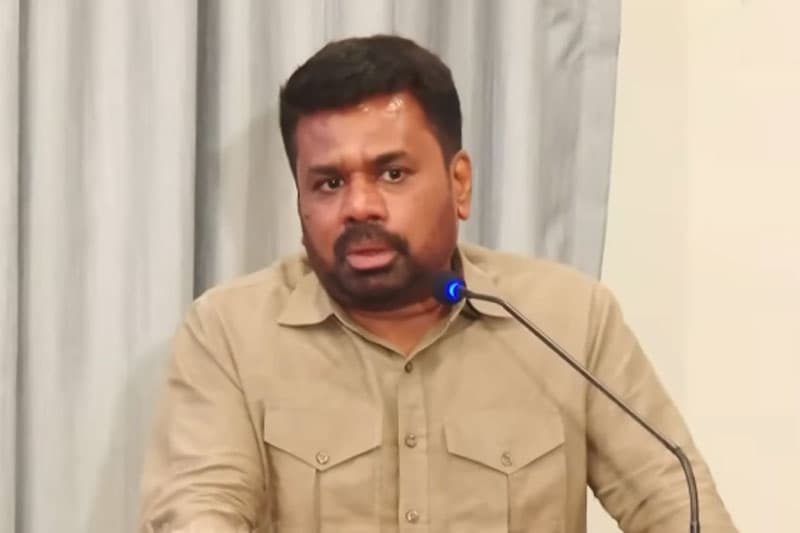 ‘කවුරු මොනවා කිව්වත් වාහන ගෙන්වීම නතර කරන්නෙ නෑ’- ජනපති