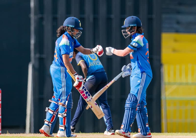 තුන්කොන් කාන්තා ක්‍රිකට් තරගාවලිය ආරම්භයේදීම ශ්‍රී ලංකාවට කඩුලු 9ක පරාජයක්