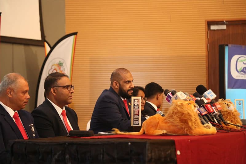 'ප්රසිද්ධියේ සමාව ගත්තේ නැත්නම් නඩු දානවා' - ශ්රී ලයන්ස් සභාපති රග්බි සංගමයට කියයි!