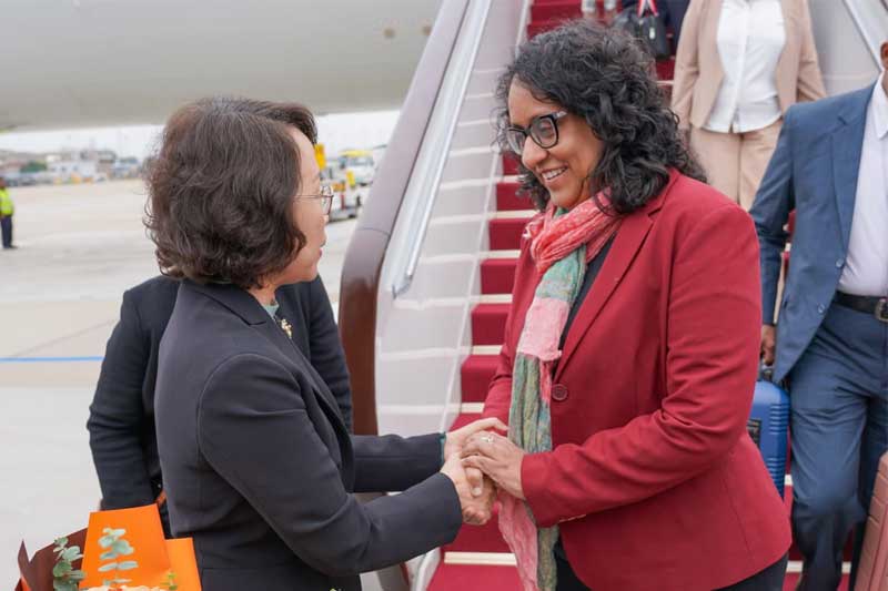 අගමැතිනියට චීනයෙන් ඉහළ පිළිගැනීමක්