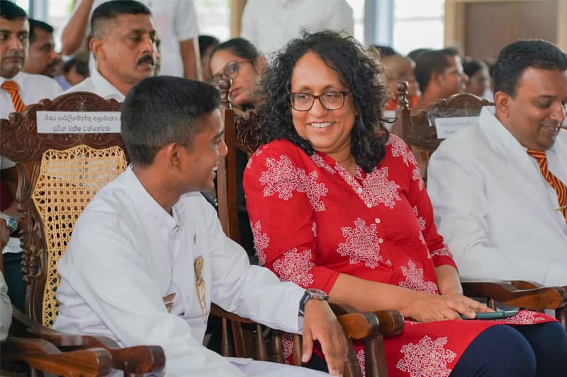 ලංකාවේ අධ්‍යපනය මනින ක්‍රමය වෙනස් කළ යුතුයි - අග්‍රාමාත්‍ය හරිනි අමරසූරිය