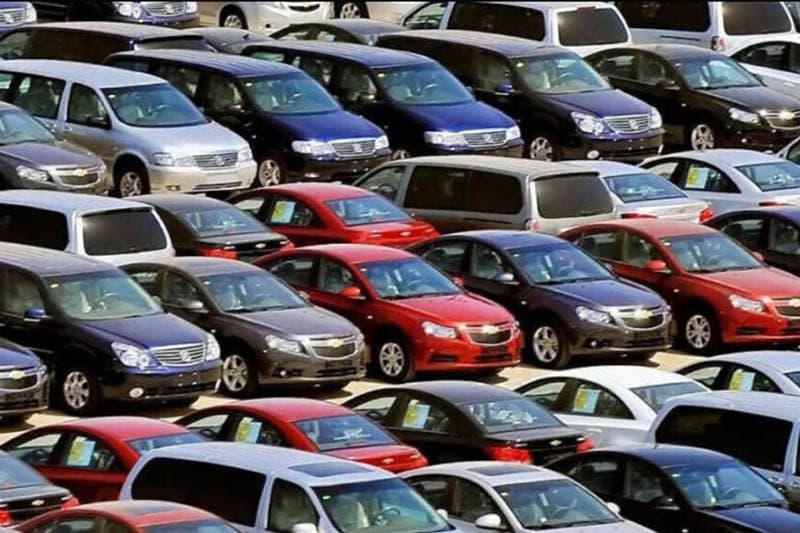 වාහන ආනයන තොරතුරු කලින් පිටවූවාද? – මහාචාර්ය වසන්ත අතුකෝරල සැක පළ කරයි
