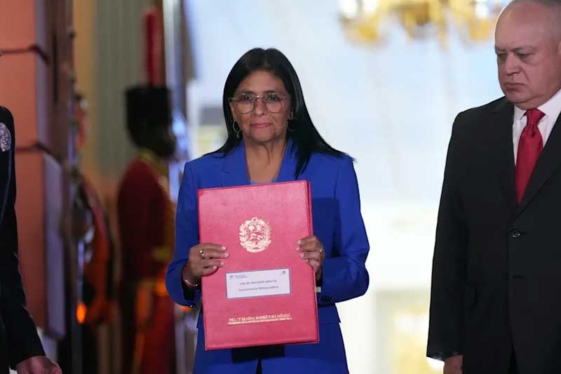 නව නීතිය යටතේ වෙනිසියුලාවේ දේශපාලන සිරකරුවන් සමාවට ඉල්ලුම් කරයි