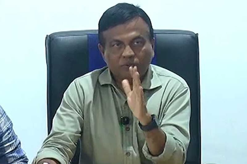 වැට පනින්න ගිය වටගල හොට බිම ඇන ගත්තාද?