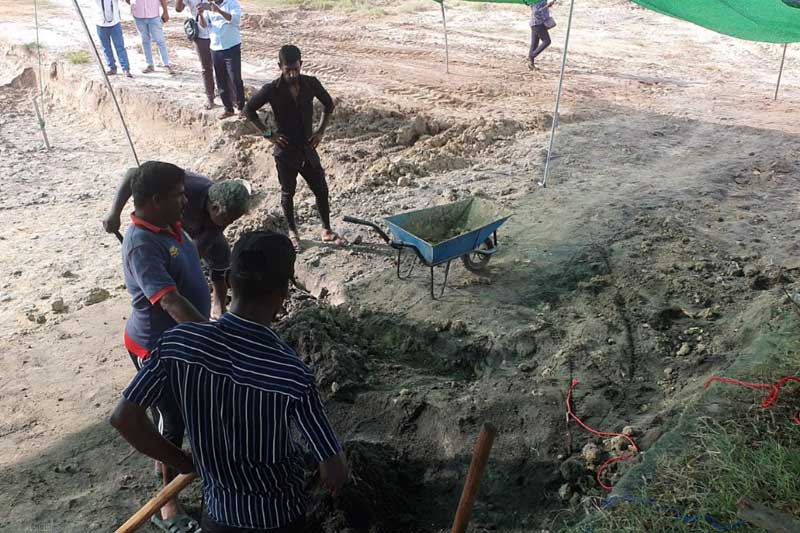 නැවත කැනීම් ඇරැඹු චෙම්මනි සමූහ මිනීවලෙන් තවත් ඇටකටු මතුවේ