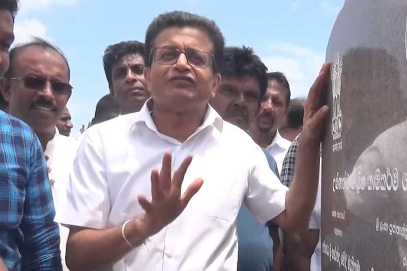 මාලිමා ආණ්ඩුව අගමැති මෝදිවත් අන්දයි !