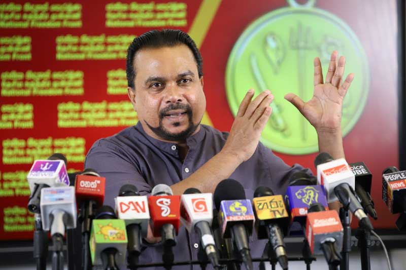 'රටට කළ විපත සම්බන්ධයෙන් හිරේ විලංගුවේ ලගින්නට සූදානම් වන්න' ! - විමල්ගෙන් තරවටුවක්