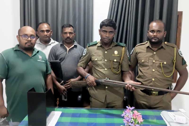 බුද්ධංගල අභයභූමියේ රජයේ ඉඩමක හොර තුවක්කු සෙල්ලමක්! - මස් වැද්දා වනජීවී දැලට කොටු වෙයි