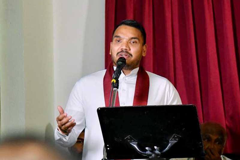 'රාජපක්ෂලාට වඩා ප්‍රශ්න රටේ දැන් තිබෙනවා' - නාමල් රාජපක්ෂ