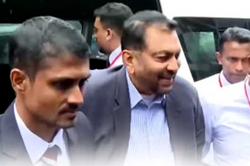 යෝෂිතව නීති විරෝධීව නාවික හමුදාවට ගත්තු කේස් එක: අත්අඩංගුවට ගත් හිටපු නාවික හමුදාපති වසන්ත කරන්නාගොඩ ඇප මත මුදා හැරේ!