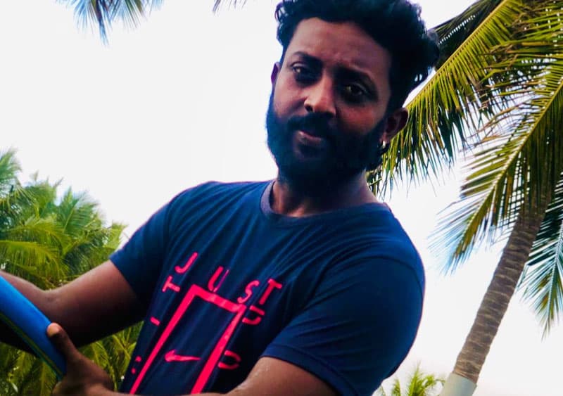 හෙළ බසට පෙම්බැඳි දමිළ මොඩ් ගොවියාගෙන් තවරාගත් දේශප්‍රේමයට කණේ පහරක් !