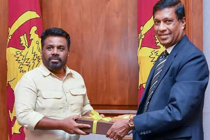 ‘චිත්‍රසිරි වාර්තාව’ ඉල්ලා විශ්‍රාමික මන්ත්‍රින් නඩු මඟට