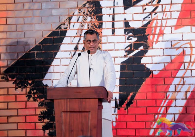 'හුදු ආණ්ඩු පෙරලියකින් මේ රට ඉදිරියට ගෙනයන්න බෑ' - 43 සේනාංකය