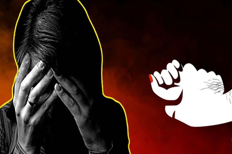  මන්ද මානසික තරුණියක් සමුහ දුෂණය කරලා ! -කාන්තාවන්ට හෙටක් හදන 'ගොට්ටන්'ගේ වැඩ මෙන්න!! (VIDEO) 