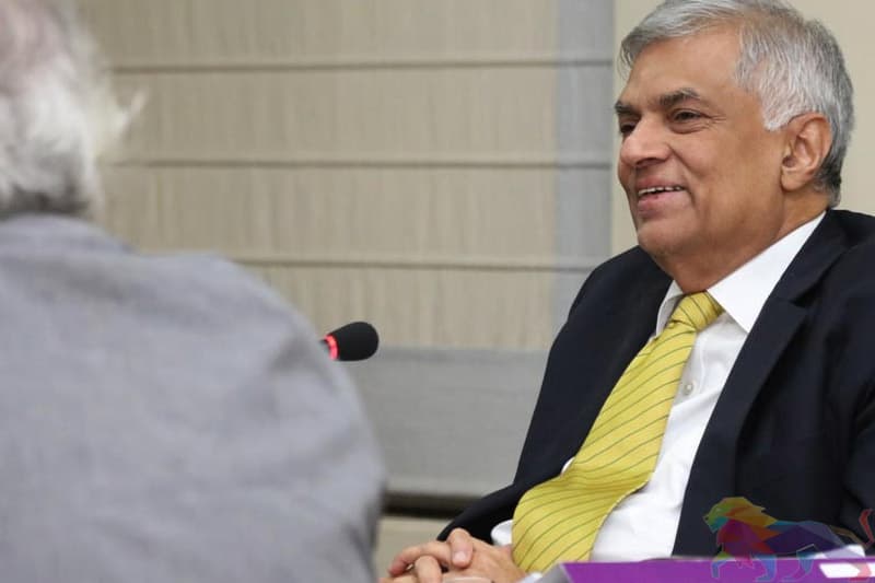 ජනපතිගේ වර්ජනයට ප්‍රතිචාරයක් - අගමැතිත් 'ගේමට ගේම ඉල්ලයි'