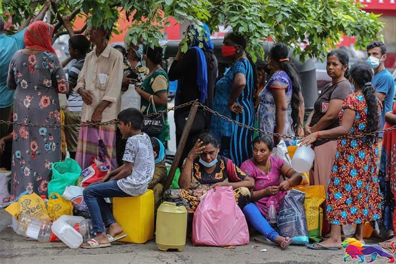 අර්බුදයේ බර අඩු කර ගැනීම -(වික්ටර් අයිවන් )