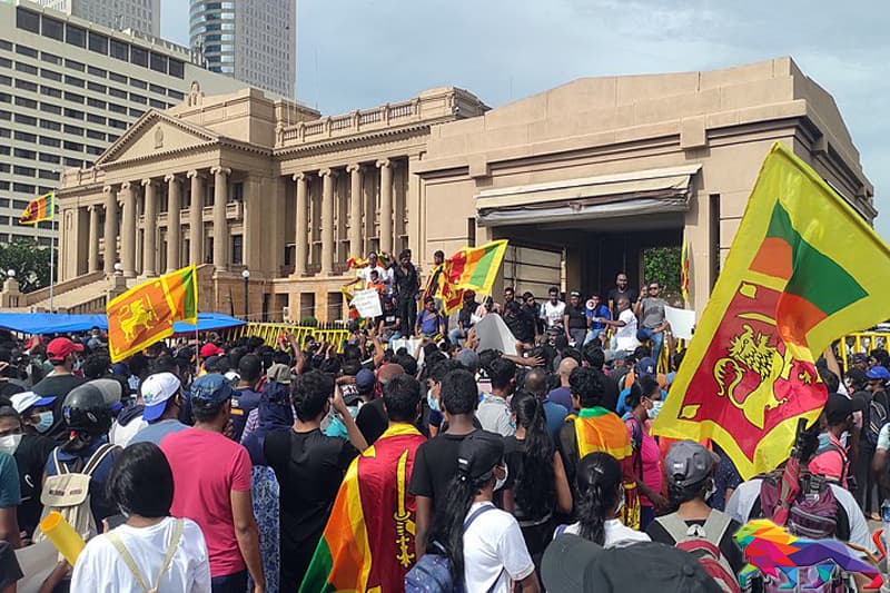 අරගලකරුවන්ට නාලකගෙන් යෝජනා දෙකක්