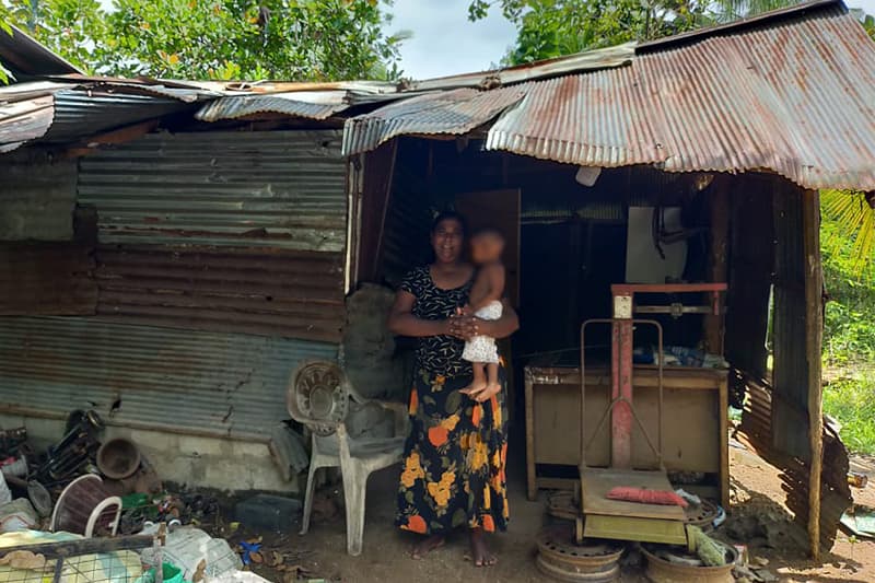 මානාවෙන් නැගෙන ගිනි...