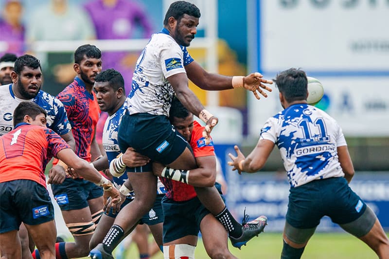 සී.ආර්. ක්‍රීඩකයෝ හඹාගොස් ජය ගනිති