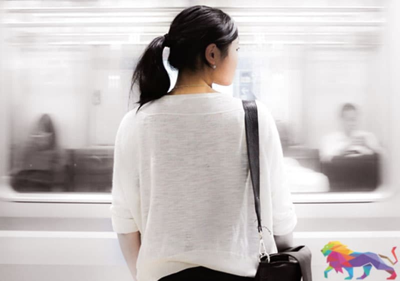 සමාජ දුරස්තකරණය : 'රැඩිකල් දුරස් බවක් පවත්වා ගෙන යන්න, තනියම ආතල් එකක් ගන්න' - Mahesh Hapugoda