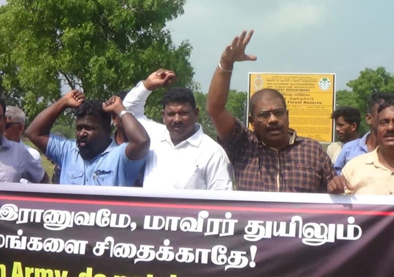 දෙමළ මළවුන් මිහිදන් කළ භුමිය අල්ලා ගැනීමේ උත්සාහයට විරෝධය