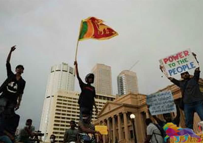 අපි හරි අවාසනාවන්ත පරපුරක් -(චින්තන ධර්මදාස)