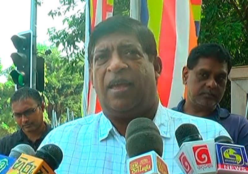 මේකට පැලැස්තරයක් නෑ ප්‍රාග්ධනය පිටින් හරි ගේන්න ඕන - රවී කරුණානායක