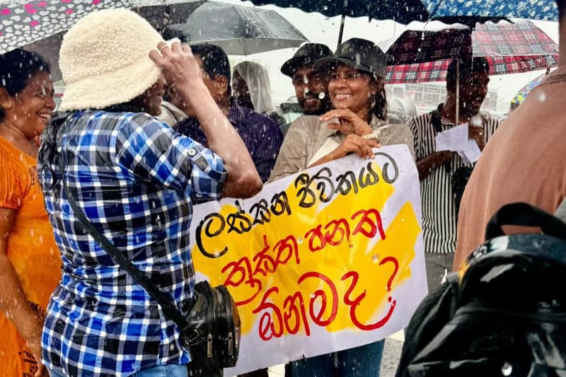 නව ත්‍රස්ත පනතට එරෙහිව කොළඹදී දැවැන්ත විරෝධයක්