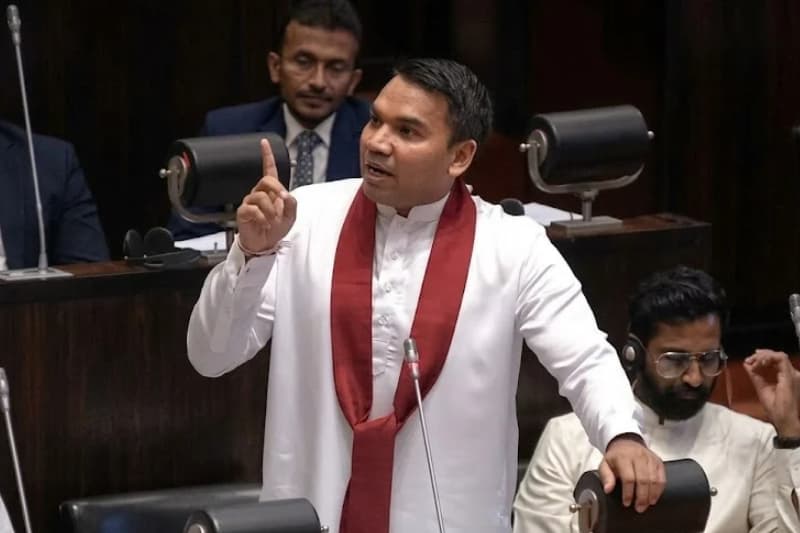 IMF ණයට වඩා කනකර බඩු උකසේ: නාමල්ගෙන් හෙළිදරව්වක් !