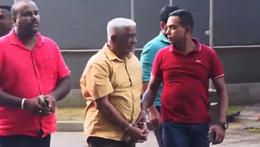 මහින්ද කහඳගම අයිස් මත්ද්‍රව්‍ය සමඟ අත්අඩංගුවට