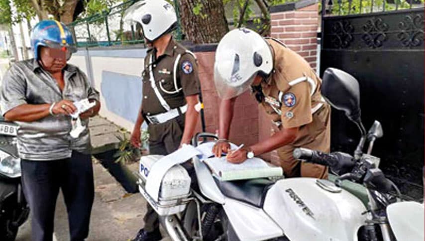 රියදුරු බලපත්‍රයේ ලකුණු කැපෙන නව ක්‍රමය අප්‍රේල් සිට