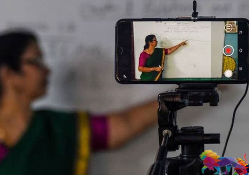 'සූම් පංති' : ගුරුවරියන්ට ගෙදරදී සාරි ඔසරි පැළඳ සිටින්නට විධාන! - කුසල් පෙරේරා