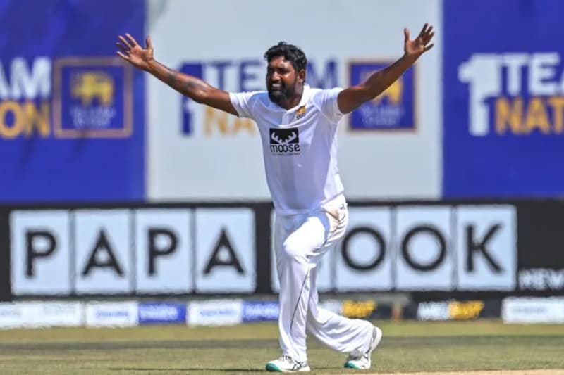 ප්රභාත් ජයසූරිය ගෙන් ක්රිකට් ලෝක වාර්තාවක්