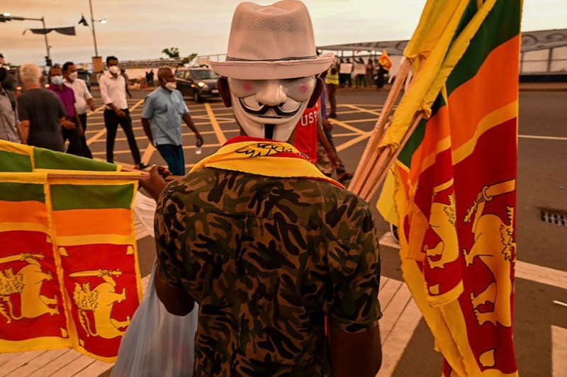නියෝජන ප්රජාතන්ත්රවාදයේ සංකේතීය ප්රබන්ධය බිඳ වැටීම - (සුමිත් චාමින්ද)