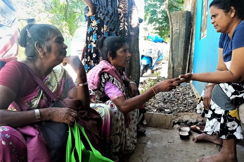 දොස්තර කෙනෙකුත් ඉංජිනේරුවෙකුත් හැදූ තෙළිඟු පරපුරේ හෙට දවස - (ලක්මාල් කේ. බදුගේ)