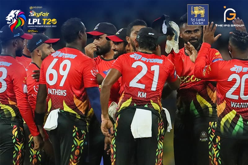 තුන්කල් ශූරයෝ ඉවතට විසිවෙති !