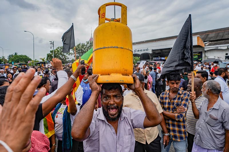 ණය ප්රතිව්යුහගතකරණය, ආර්ථික කප්පාදුව හා ජාත්යන්තර මූල්ය අරමුදල: සර්වරෝගනාශකයක් ද නැත්නම් තත්වය උග්ර කරවන්නක්ද? - (ආචාර්ය ලයනල් බෝපගේ)