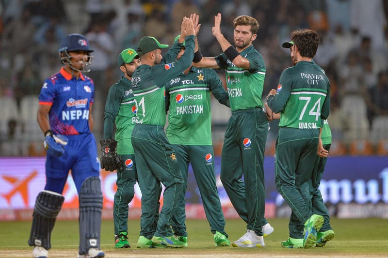 පාකිස්තානය දැවැන්ත ජයකින් ආසියානු කුසලාන සටන අරඹයි