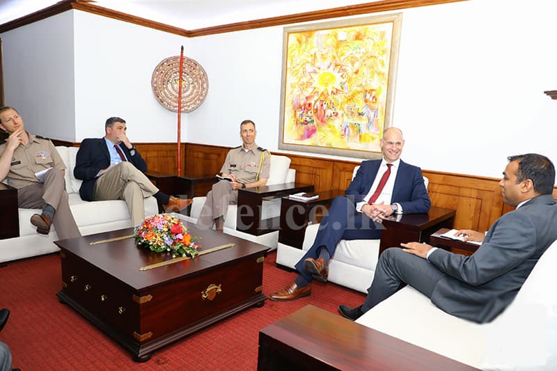 යැංකි සෙන්පතියන් රැලක් මහ රෑ කොළඹදී හමුදා නායකයන් හමුවුනේ ඇයි? -(ඥානසිරි කොත්තිගොඩ)