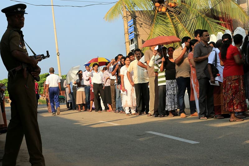 ඡන්දයෙන් පත්වූ ජනාධිපතිවරයකු පන්නා දමන විට නොතිබුණු ප්රජාතන්ත්රවාදය හා මැතිවරණ -(මහින්ද පතිරණ)