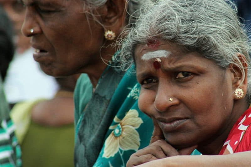ජාතික ගැටලුව ; බෝලය පාස් කිරීමේ ක්රීඩාවක් ද ?