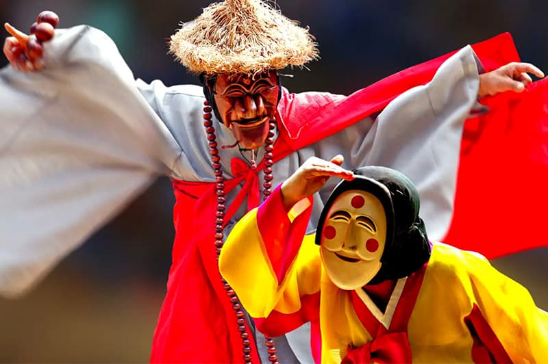 කේ-පොප් හා කේ-සවාරි - (උදන් ප්රනාන්දු )
