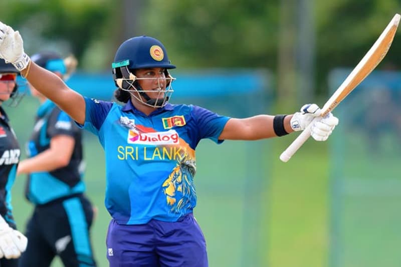 ශ්රී ලංකා ක්රීඩිකාවෝ නවසීලන්තය පරදවති - චමරිගෙන් චණ්ඩි පිතිහරඹයක්