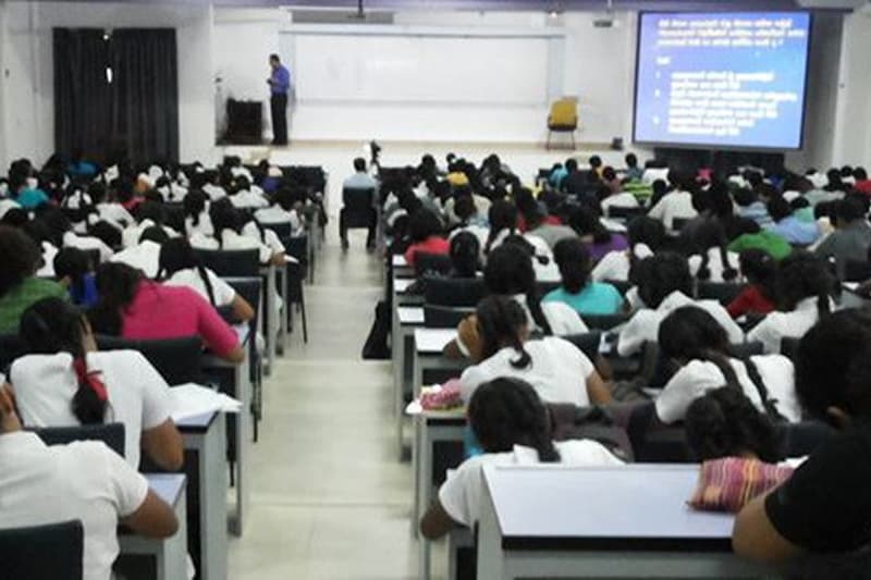 අධ්යාපනයේ නියාමනය ජාත්යන්තර පාසල් සහ ටියුෂන් ගුරුවරුන්ට සීමා කරන්න එපා -(ආචාර්ය සුජාතා ගමගේ)
